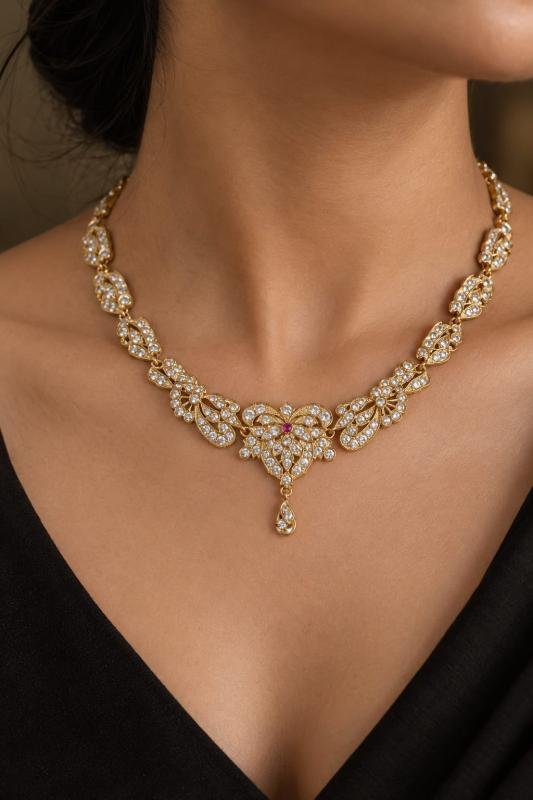 Salona neckpiece